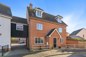 Lie Field Close, Braintree