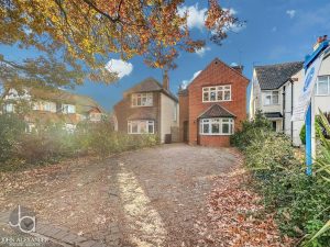 Straight Road, Colchester